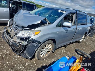 2017 TOYOTA SIENNA XLE 7-PASSENGER 5TDDZ3DC5HS168674 - główne zdjęcie licytacji z USA - miniatura