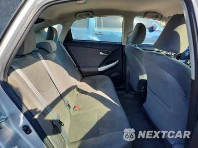 Zdjęcie 10 z 12 samochodu: 2015 TOYOTA PRIUS TWO VIN:JTDKN3DU1F0424336 - miniatura