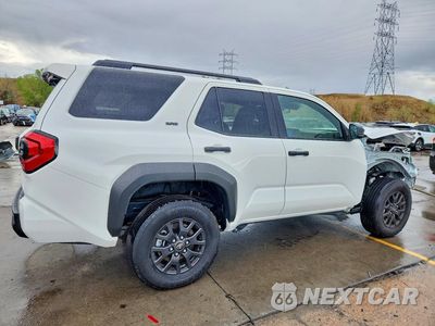 Trzecie zdjęcie samochodu z tyłu: 2026 TOYOTA 4RUNNER SR5 VIN:JTEVA5BR0T5124039 - miniatura