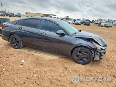 Czwarte zdjęcie samochodu z boku: 2021 HYUNDAI ELANTRA SEL VIN:5NPLM4AG6MH024543 - miniatura