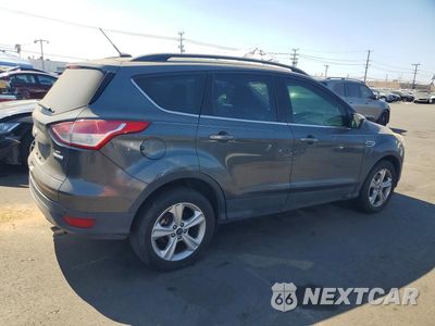 Trzecie zdjęcie samochodu z tyłu: 2016 FORD ESCAPE SE VIN:1FMCU0GX2GUB89608 - miniatura