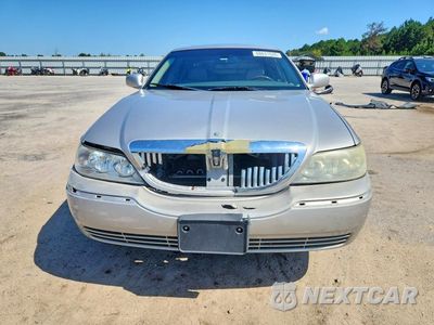 Piąte zdjęcie samochodu w środku: 2006 LINCOLN TOWN CAR SIGNATURE LIMITED VIN:1LNHM82W16Y646189 - miniatura