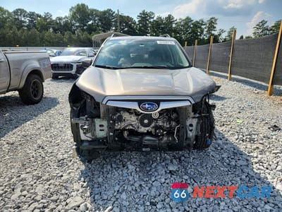 Piąte zdjęcie samochodu w środku: 2020 SUBARU FORESTER PREMIUM VIN:JF2SKAJC3LH415905 - miniatura