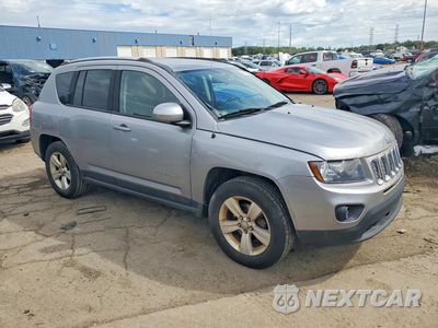 Czwarte zdjęcie samochodu z boku: 2015 JEEP COMPASS LATITUDE VIN:1C4NJDEB0FD163172 - miniatura