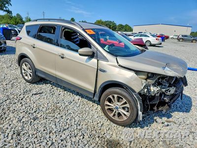 Czwarte zdjęcie samochodu z boku: 2018 FORD ESCAPE SE VIN:1FMCU0GD3JUD38881 - miniatura
