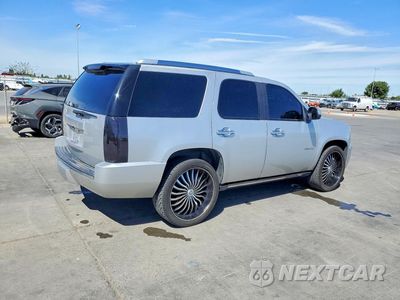 Trzecie zdjęcie samochodu z tyłu: 2014 GMC YUKON DENALI VIN:1GKS1EEF4ER163726 - miniatura