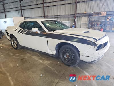 Czwarte zdjęcie samochodu z boku: 2018 DODGE CHALLENGER SXT VIN:2C3CDZAG1JH202302 - miniatura