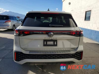 Zdjęcie 6 z 13 samochodu: 2025 VOLKSWAGEN TIGUAN SEL R-LINE BLACK VIN:3VVLR7RM4SM040195 - miniatura