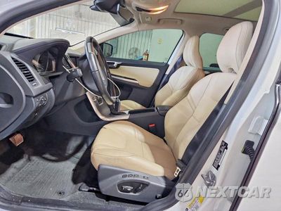 Zdjęcie 7 z 13 samochodu: 2017 VOLVO XC60 T6 DYNAMIC VIN:YV449MRR7H2207305 - miniatura