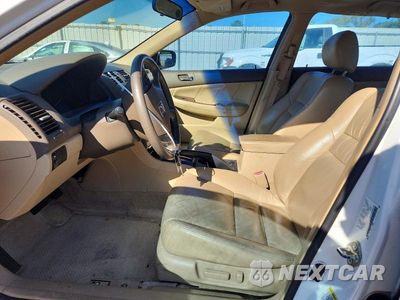 Zdjęcie 7 z 13 samochodu: 2007 HONDA ACCORD EX VIN:1HGCM56857A045579 - miniatura