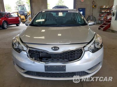 Piąte zdjęcie samochodu w środku: 2015 KIA FORTE LX VIN:KNAFX4A63F5359416 - miniatura