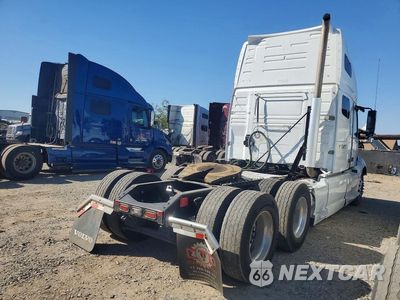 Trzecie zdjęcie samochodu z tyłu: 2022 VOLVO VNL SEMI TRUCK VIN:4V4NC9EHXNN312597 - miniatura