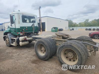 Drugie zdjęcie samochodu z przodu: 2013 MACK CXU613 SEMI TRUCK VIN:1M1AW02Y0DM027607 - miniatura