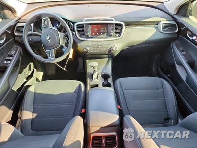 Zdjęcie 8 z 13 samochodu: 2020 KIA SORENTO LX VIN:5XYPG4A33LG698175 - miniatura