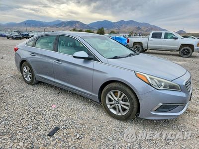 Czwarte zdjęcie samochodu z boku: 2017 HYUNDAI SONATA SE VIN:5NPE24AF8HH451718 - miniatura
