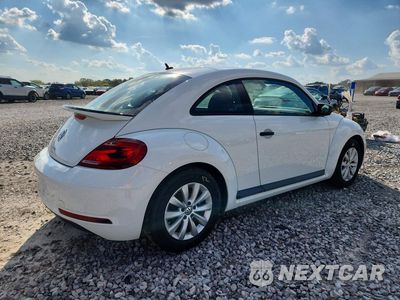 Trzecie zdjęcie samochodu z tyłu: 2017 VOLKSWAGEN BEETLE 1.8T VIN:3VWF17AT2HM617544 - miniatura