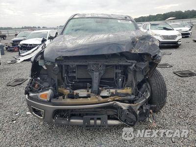 Piąte zdjęcie samochodu w środku: 2018 NISSAN TITAN PLATINUM RESERVE VIN:1N6AA1E60JN502044 - miniatura