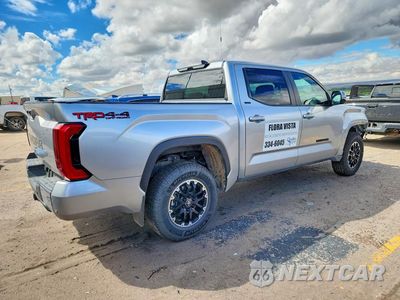 Trzecie zdjęcie samochodu z tyłu: 2026 TOYOTA TUNDRA SR5 VIN:5TFLA5DB0TX371173 - miniatura