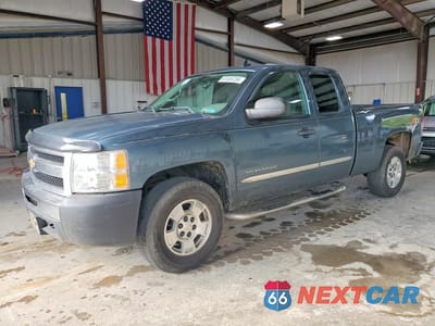 2010 CHEVROLET SILVERADO K1500 LS 1GCSKREA3AZ112135 - główne zdjęcie licytacji z USA - miniatura
