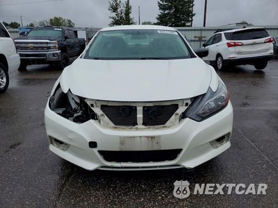 Piąte zdjęcie samochodu w środku: 2018 NISSAN ALTIMA 2.5 SR VIN:1N4AL3AP0JC278394 - miniatura