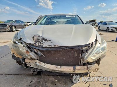 Piąte zdjęcie samochodu w środku: 2017 NISSAN ALTIMA 2.5 S VIN:1N4AL3AP7HN354451 - miniatura
