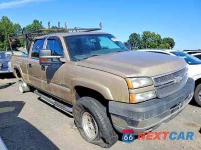 Czwarte zdjęcie samochodu z boku: 2005 CHEVROLET SILVERADO K2500 HEAVY DUTY VIN:1GCHK23U85F881767 - miniatura