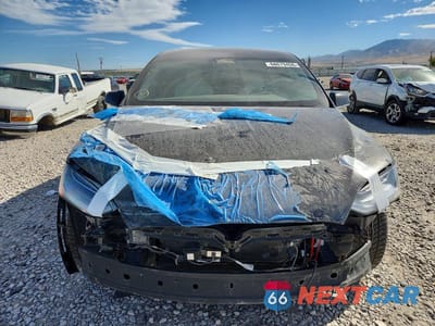 Piąte zdjęcie samochodu w środku: 2019 TESLA MODEL X VIN:5YJXCDE22KF180691 - miniatura