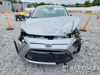 Piąte zdjęcie samochodu w środku: 2016 SCION IA BASE VIN:3MYDLBZV9GY134820 - miniatura