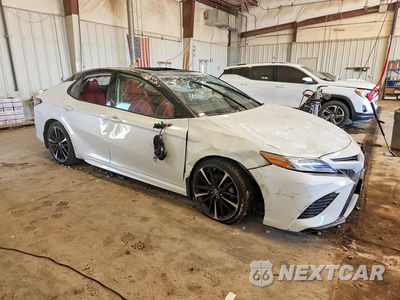 Czwarte zdjęcie samochodu z boku: 2019 TOYOTA CAMRY XSE VIN:4T1B61HK6KU283921 - miniatura