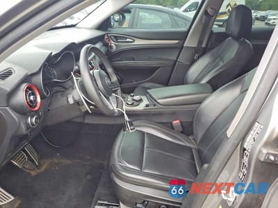 Zdjęcie 7 z 13 samochodu: 2019 ALFA ROMEO STELVIO VIN:ZASPAKAN4K7C38940 - miniatura