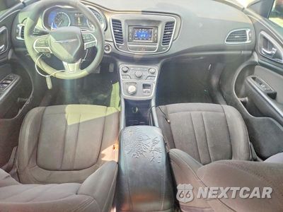 Zdjęcie 8 z 12 samochodu: 2015 CHRYSLER 200 LIMITED VIN:1C3CCCABXFN520969 - miniatura