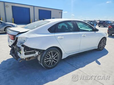 Trzecie zdjęcie samochodu z tyłu: 2023 KIA FORTE GT LINE VIN:3KPF54AD4PE667935 - miniatura
