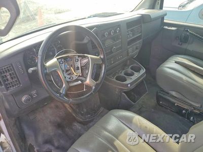 Zdjęcie 8 z 14 samochodu: 2019 CHEVROLET EXPRESS 2500 CARGO DELIVERY VAN VIN:1GCWGAFP0K1240596 - miniatura