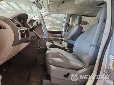 Zdjęcie 7 z 13 samochodu: 2010 CHRYSLER TOWN & COUNTRY TOURING VIN:2A4RR5D11AR494917 - miniatura