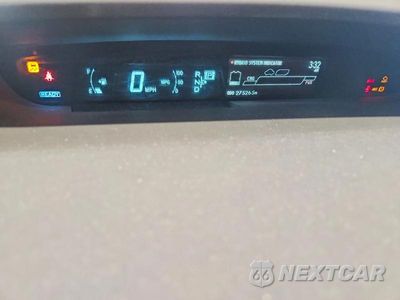 Zdjęcie 9 z 12 samochodu: 2013 TOYOTA PRIUS THREE VIN:JTDKN3DU6D1690345 - miniatura