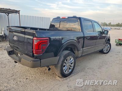 Trzecie zdjęcie samochodu z tyłu: 2025 FORD F150 KING RANCH VIN:1FTFW6L8XSFC61066 - miniatura