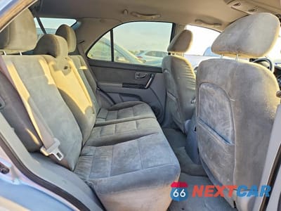 Zdjęcie 10 z 12 samochodu: 2007 KIA SORENTO BASE VIN:KNDJD736975699465 - miniatura