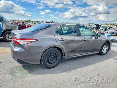 Trzecie zdjęcie samochodu z tyłu: 2018 TOYOTA CAMRY LE VIN:4T1B31HK9JU502975 - miniatura