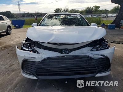 Piąte zdjęcie samochodu w środku: 2023 TOYOTA CAMRY LE VIN:4T1C11AK2PU087446 - miniatura