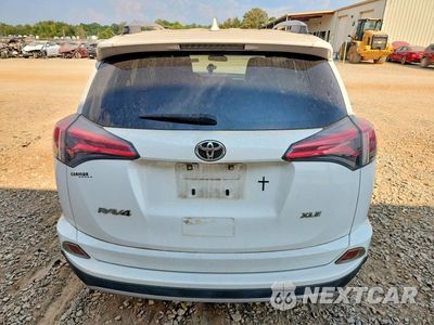Zdjęcie 6 z 13 samochodu: 2018 TOYOTA RAV4 XLE VIN:JTMWFREV8JD120463 - miniatura
