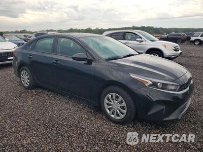 Czwarte zdjęcie samochodu z boku: 2024 KIA FORTE LX VIN:3KPF24AD2RE753272 - miniatura