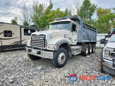 2017 MACK 700 GU700 1M2AX09CXHM035478 - główne zdjęcie licytacji z USA - miniatura