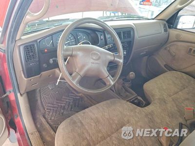 Zdjęcie 8 z 13 samochodu: 2002 TOYOTA TACOMA BASE VIN:5TENL42N62Z095177 - miniatura