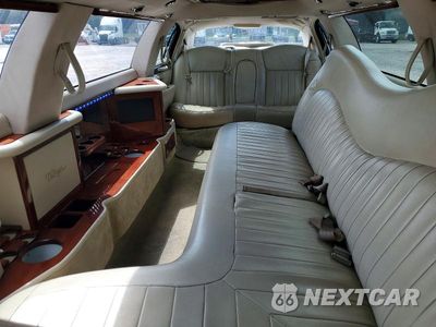 Zdjęcie 10 z 13 samochodu: 2008 LINCOLN TOWN CAR EXECUTIVE VIN:2L1FM88W08X658708 - miniatura