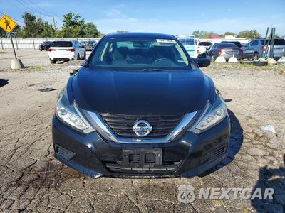Piąte zdjęcie samochodu w środku: 2018 NISSAN ALTIMA 2.5 S VIN:1N4AL3AP0JC471659 - miniatura