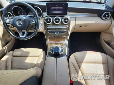 Zdjęcie 8 z 12 samochodu: 2016 MERCEDES-BENZ C 300 4MATIC VIN:55SWF4KB3GU119427 - miniatura