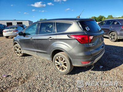 Drugie zdjęcie samochodu z przodu: 2019 FORD ESCAPE SE VIN:1FMCU9GD4KUA09905 - miniatura