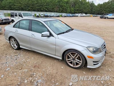 Czwarte zdjęcie samochodu z boku: 2012 MERCEDES-BENZ C 300 4MATIC VIN:WDDGF8BB2CF922125 - miniatura