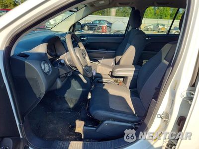 Zdjęcie 7 z 12 samochodu: 2014 JEEP COMPASS SPORT VIN:1C4NJDBB6ED825632 - miniatura