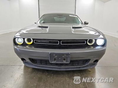 Piąte zdjęcie samochodu w środku: 2019 DODGE CHALLENGER SXT VIN:2C3CDZAG3KH525932 - miniatura